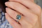 14 Karaat Witgouden Ring met Topaas, Ophalen of Verzenden, Zo goed als nieuw, 17 tot 18, Met edelsteen