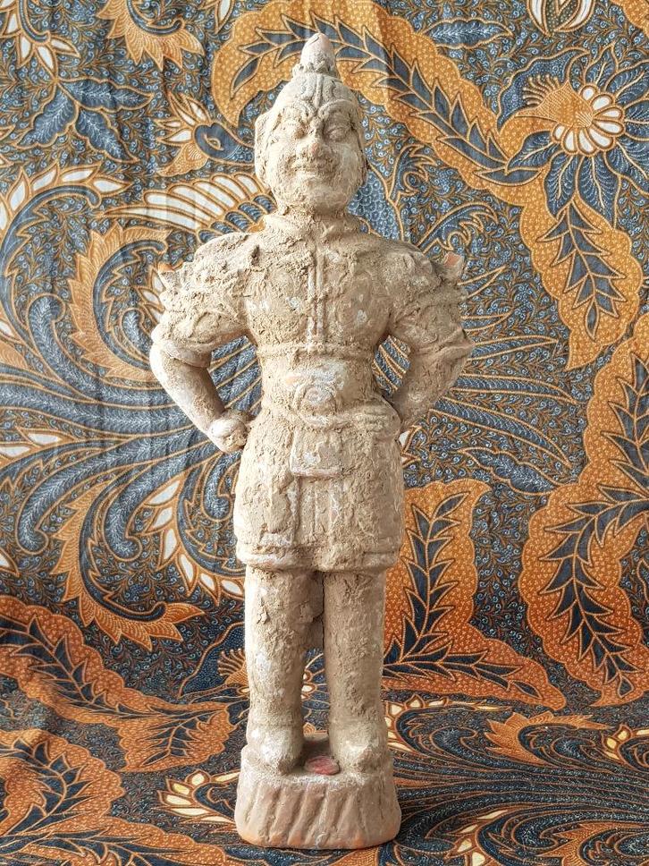 Mooi antiek Chinees terracotta beeld van een krijger 39 cm., Antiek en Kunst, Kunst | Niet-Westerse kunst, Ophalen of Verzenden
