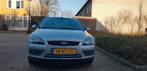 Ford Focus 1.6 74KW 4D AUT 2005 Grijs 140000 km NAP, Auto's, Ford, Origineel Nederlands, Te koop, Zilver of Grijs, 5 stoelen