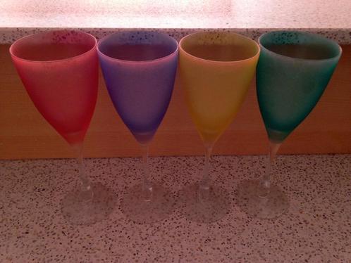 Kleurige Wijnglazenset XL 4 stuks diverse kleuren (NIEUW), Verzamelen, Glas en Borrelglaasjes, Nieuw, Overige typen, Verzenden