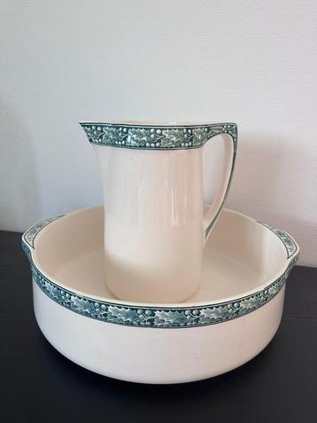 Antieke waskom + kan van Villeroy & Boch in goede staat! beschikbaar voor biedingen