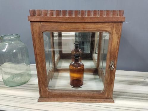 Antieke toonbank vitrine Vintage Eiken toonbank vitrinekast, Antiek en Kunst, Curiosa en Brocante, Verzenden