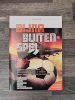 Michel Hollander - Bijna buitenspel, Ophalen of Verzenden, Zo goed als nieuw, Balsport, Michel Hollander