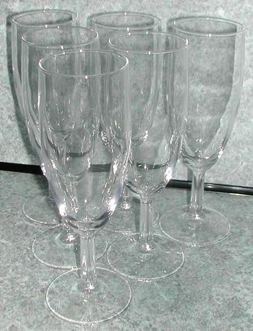 6 champagneglazen beschikbaar voor biedingen