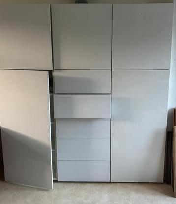 Witte hoogglans kast – 180(b) x 41(d) x 194(h) beschikbaar voor biedingen