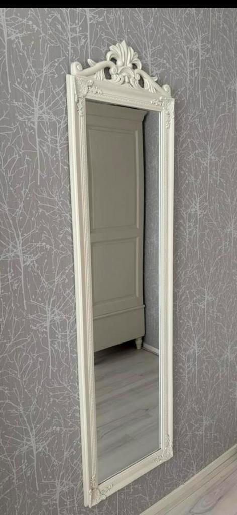 Brocante Passpiegel met sierlijke details, Huis en Inrichting, Woonaccessoires | Spiegels, Gebruikt, 50 tot 75 cm, 150 tot 200 cm