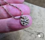 Goud verguld kettinkje "Une A Une" met bloem, Sieraden, Tassen en Uiterlijk, Kettingen, Ophalen of Verzenden, Zo goed als nieuw