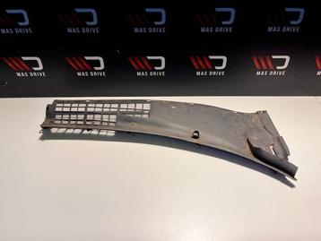 Lexus Lexus UCF10 LS400 Right Windshield Cowl Panel Trim Cov beschikbaar voor biedingen