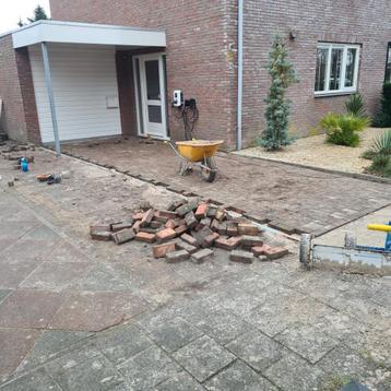 Bos Bestrating beschikbaar voor biedingen