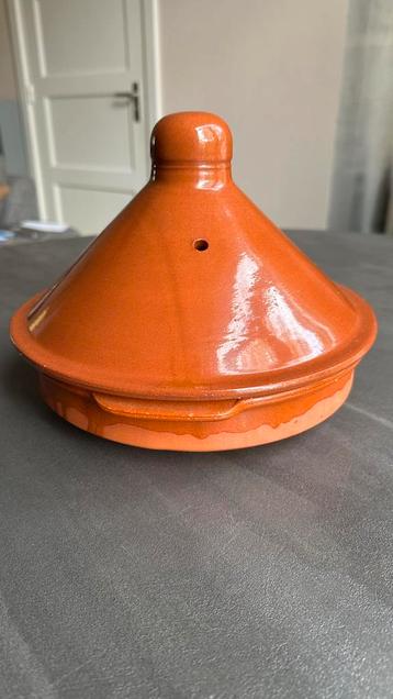 Tajine van aardewerk beschikbaar voor biedingen
