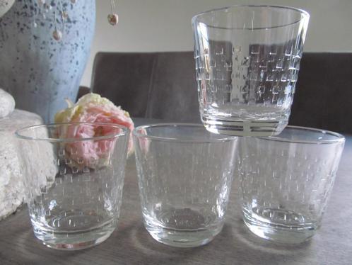 4 Nespresso Andree Putman Espresso Glazen, Huis en Inrichting, Keuken | Servies, Zo goed als nieuw, Glas of Glazen, Overige stijlen
