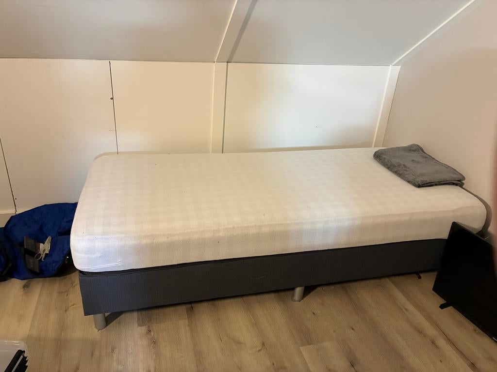 Boxspring 90x200 - Comfortabel en Stijlvol, Ophalen, 90 cm, Eenpersoons, Zo goed als nieuw