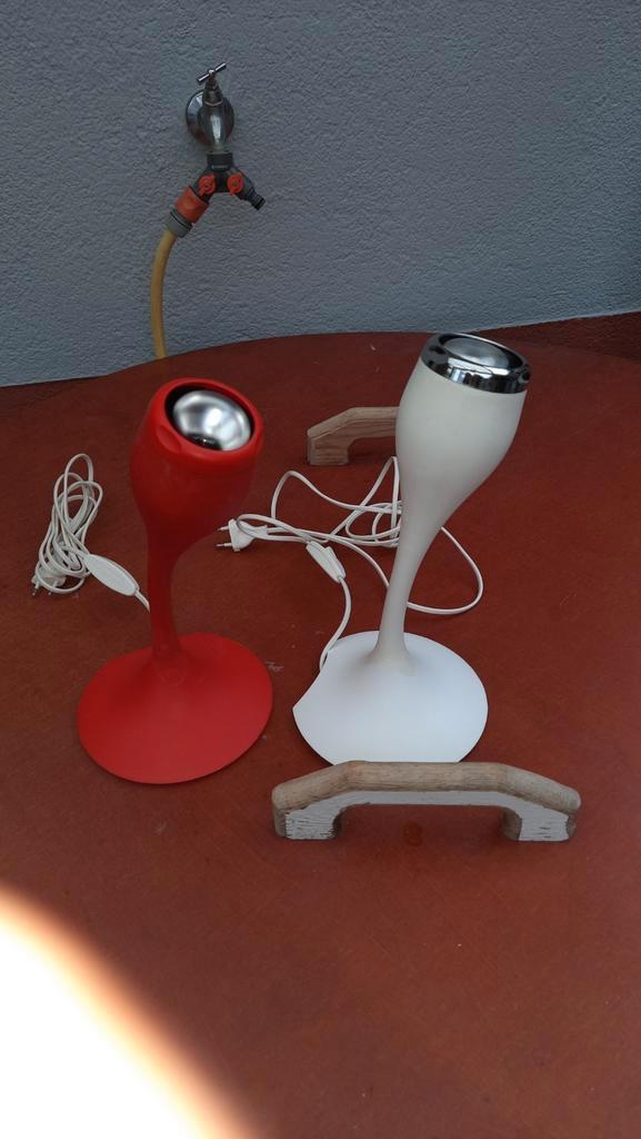 Tafel of wandlamp ikea type flamma,lees de beschrijving, Huis en Inrichting, Lampen | Spots, Zo goed als nieuw, Metaal of Aluminium