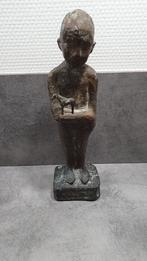 Bronzen beeld jonge man met paard op arm Hoogte: 30 cm, Ophalen of Verzenden