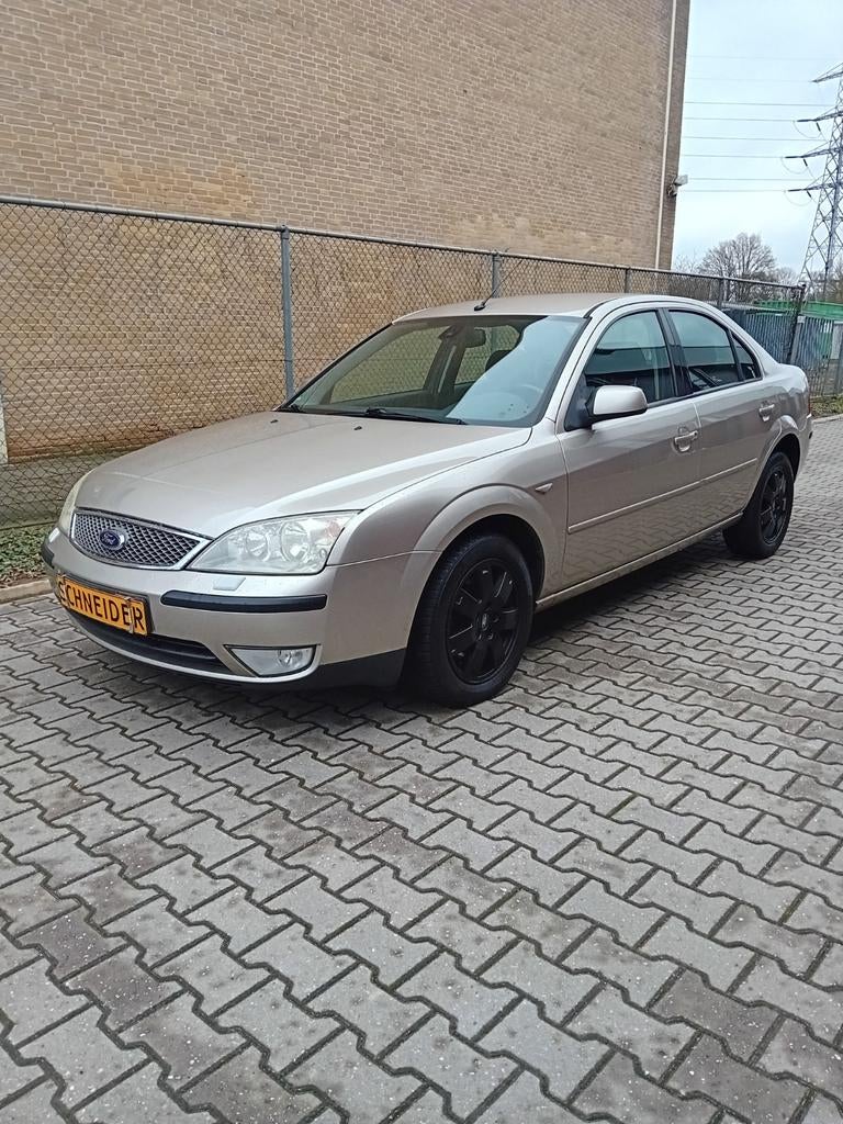 ZONDAG OP AFSPRAAK WEINIG KM MONDEO 1.8 2004 APK 24 02 2027, Auto's, Ford, Bedrijf, Te koop