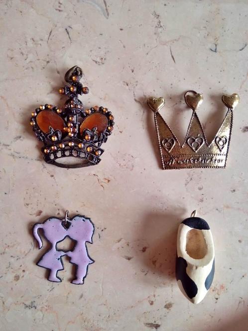 Mooie hangers tbv ketting: kroontje, klompje, jongen-meisje, Sieraden, Tassen en Uiterlijk, Kettinghangers, Zo goed als nieuw