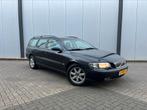 Volvo V70 2.4 140PK AUT 2003 Zwart, 1556 kg, 1800 kg, Zwart, Stoelverwarming