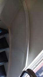 Hardhouten gebogen trapleuningen met aluminium muursteunen., Doe-het-zelf en Verbouw, Ladders en Trappen, Ophalen, Gebruikt, Minder dan 2 meter