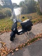 Elektrische scooter actieradius +-40km + helm + slot, Fietsen en Brommers, Snorfietsen en Snorscooters, Elektrisch, Zo goed als nieuw