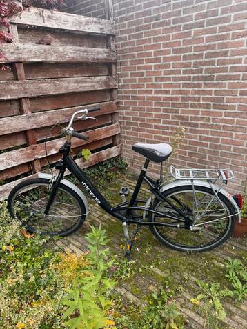 Minerva Zwarte fiets beschikbaar voor biedingen