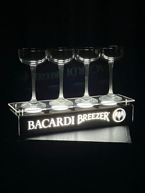 Originele Bacardi lamp voor flesjes, tafellamp, Huis en Inrichting, Lampen | Tafellampen, Zo goed als nieuw, Minder dan 50 cm