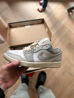 Nike air Jordan 1 low smoke grey elephant 44, Ophalen of Verzenden, Zo goed als nieuw, Overige kleuren