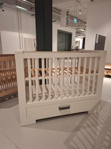 Kidsmill Brent Babybed Wit 60x120 met Lade beschikbaar voor biedingen