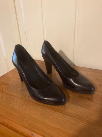 Elegante zwarte leren pumps met hak van Lineazeta, maat 39 beschikbaar voor biedingen