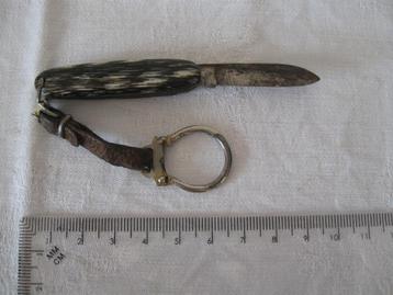 Oud klein zakmesje beschikbaar voor biedingen