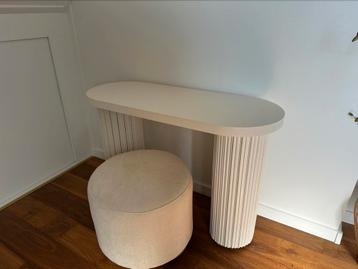 Bureau tafel makeup tafel gang tafel bar  beschikbaar voor biedingen