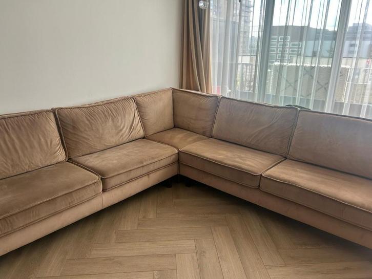 Moderne bruine hoekbank– 3x3 meter – slechts 1 jaar gebruikt, Huis en Inrichting, Banken | Complete zithoeken, Zo goed als nieuw