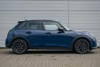 MINI Hatchback Cooper C Automaat / Favoured / Pakket L / 18, Auto's, Gebruikt, 156 pk, Met garantie (alle), Blauw