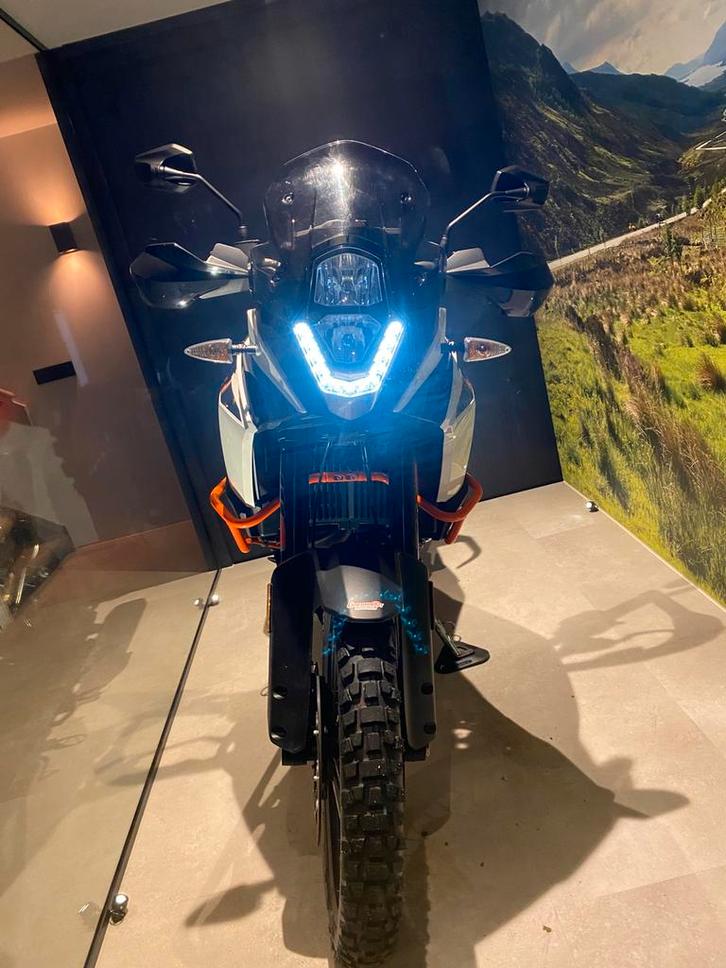 Ktm 1090 adventure r - nieuwstaat - 3.563 km!, Motoren, Motoren | KTM, Particulier, Toermotor, meer dan 35 kW, 2 cilinders, Motorrijbewijs A