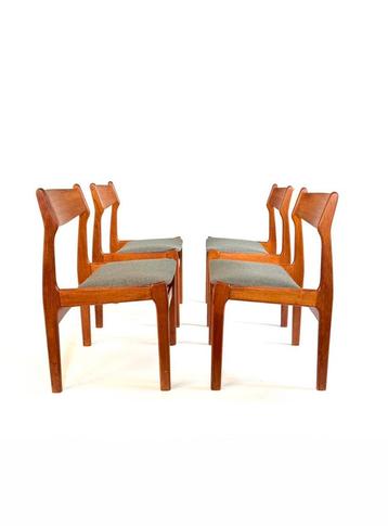 Set van 4 gerestaureerde Deense eetkamerstoelen ‘60 beschikbaar voor biedingen