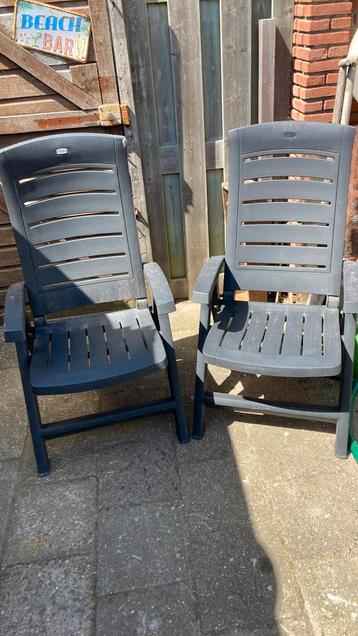 2x allibert kunstof tuinstoelen  beschikbaar voor biedingen