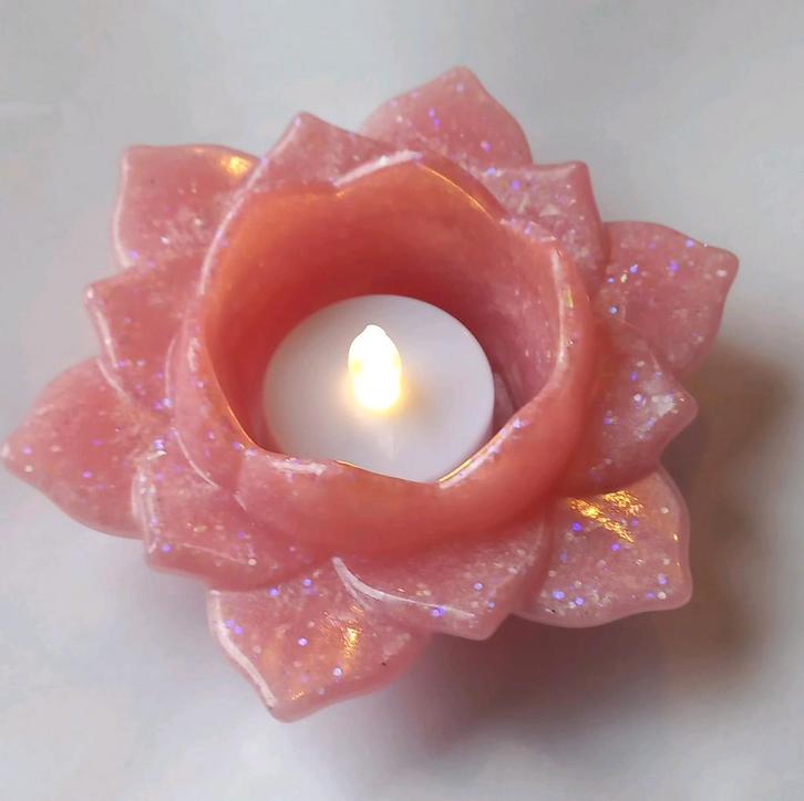 Epoxy lotus waxinelichtjes houder, Huis en Inrichting, Woonaccessoires | Kandelaars en Kaarsen, Nieuw, Minder dan 25 cm, Overige materialen