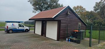 Schilderwerken en behangen.  beschikbaar voor biedingen