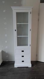 Witte houten vitrinekast met 3 lades, Minder dan 50 cm, Met deur(en), Glas, Ophalen of Verzenden