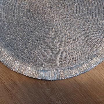 6 ronde placemats - zilver (voor- en achterkant) beschikbaar voor biedingen