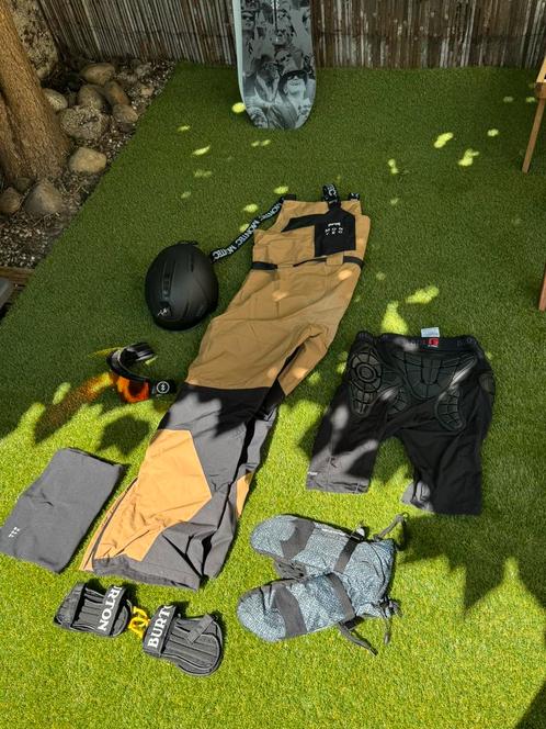 Flash Sale - Wintersports Clothes in Perfect Shape, Kleding | Heren, Wintersportkleding, Gedragen, Broek, Ophalen