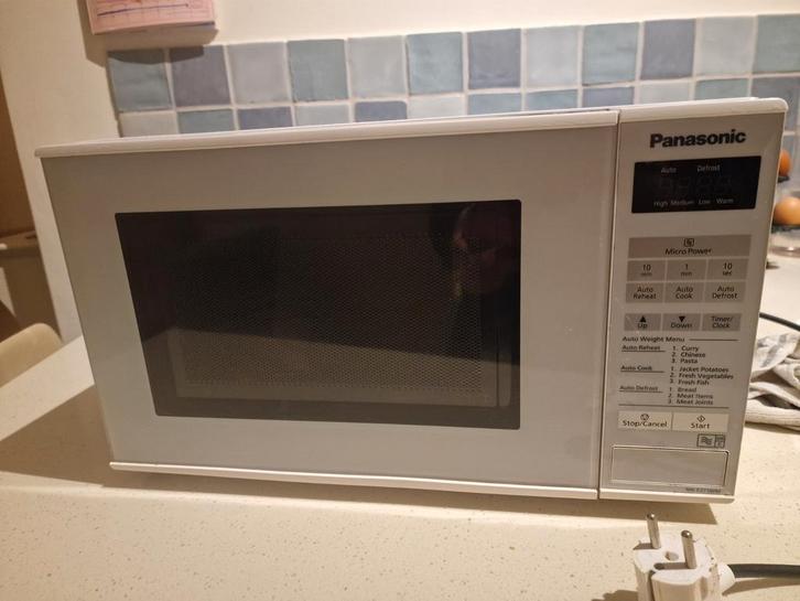 Panasonic NN-E271WM Magnetron - Perfect voor kleine keukens!, Witgoed en Apparatuur, Magnetrons, Gebruikt, Vrijstaand, Magnetron
