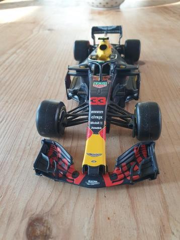 Max verstappen red bull racewagen schaal 1:24 beschikbaar voor biedingen
