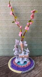 ‘In de tuin’, vilt vintage miniatuur lente bloesemtak, Hobby en Vrije tijd, Vilt, Ophalen of Verzenden, Nieuw, Figuurtje(s), Wolvilt