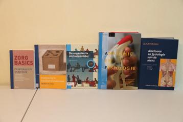 7 Studieboeken voor in de zorg  beschikbaar voor biedingen