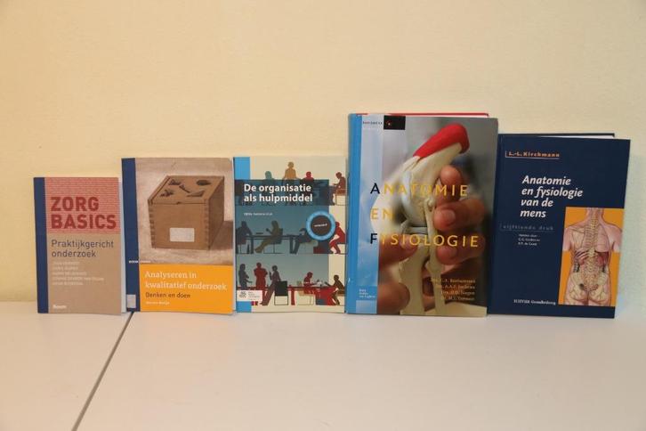 7 Studieboeken voor in de zorg, Boeken, Studieboeken en Cursussen, Zo goed als nieuw, HBO, Beta, Ophalen