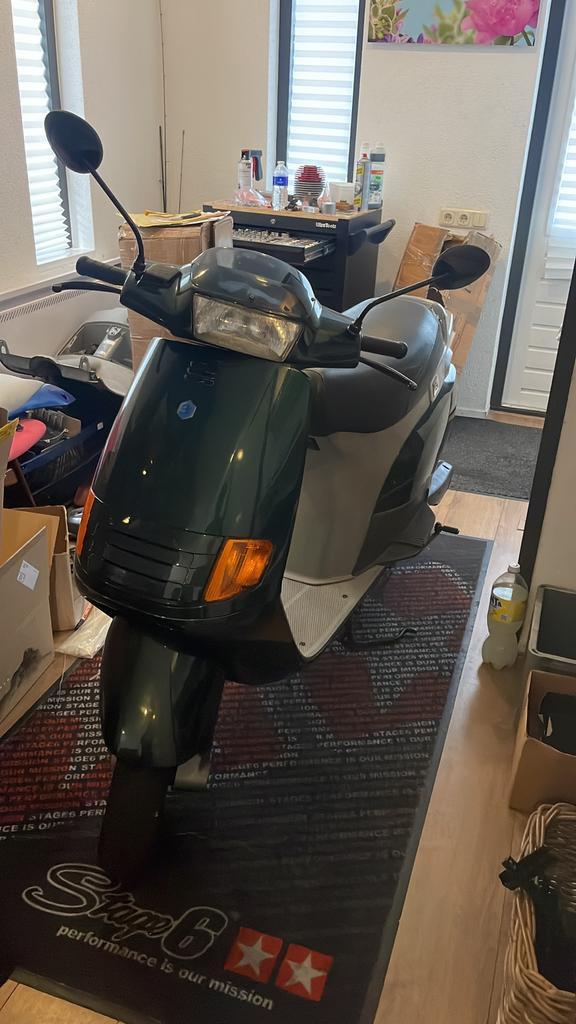 Piaggio skr 125 a1, Fietsen en Brommers, Scooters | Piaggio, Zo goed als nieuw, Overige modellen, Ophalen