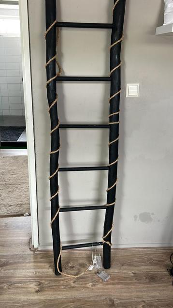 Houten ladder Decoratie beschikbaar voor biedingen