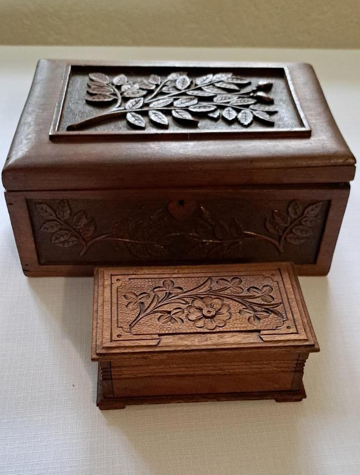 2x antiek houten kistje sieraden kist naaidoos houtsnijwerk, Antiek en Kunst, Kunst | Beelden en Houtsnijwerken, Verzenden