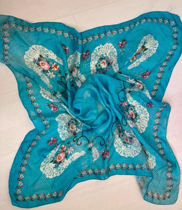 Prachtige Zijde SJAAL foulard Silk shawl met dessin/print beschikbaar voor biedingen