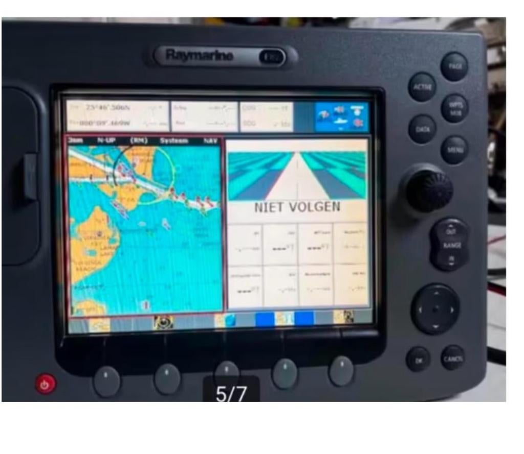 Raymarine E80 kleuren plotter radar Seatalk 1 Seatalk 2, Watersport en Boten, Navigatiemiddelen en Scheepselektronica, Zo goed als nieuw